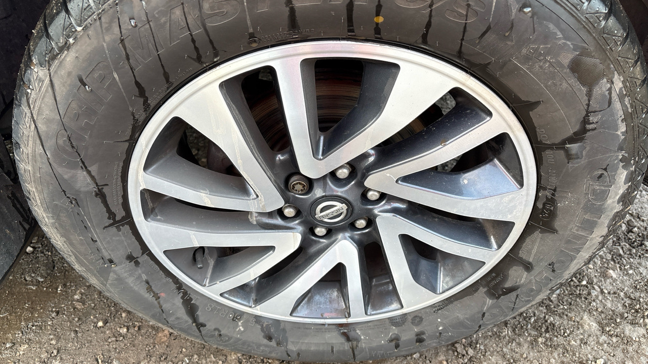 Pick-up Nissan Navara Tekna 2.3 DCI 190PS: photos 30