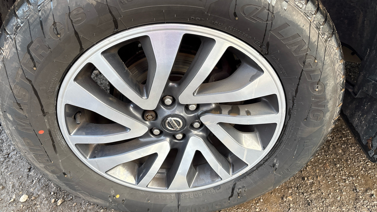 Pick-up Nissan Navara Tekna 2.3 DCI 190PS: photos 31