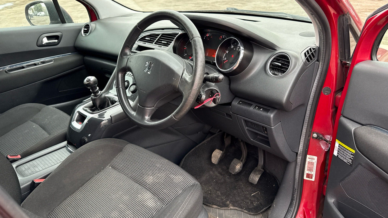 PEUGEOT 5008 2.0 HDI 150PS - Voiture: photos 5 PEUGEOT 5008 2.0 HDI 150PS - Voiture: photos 5