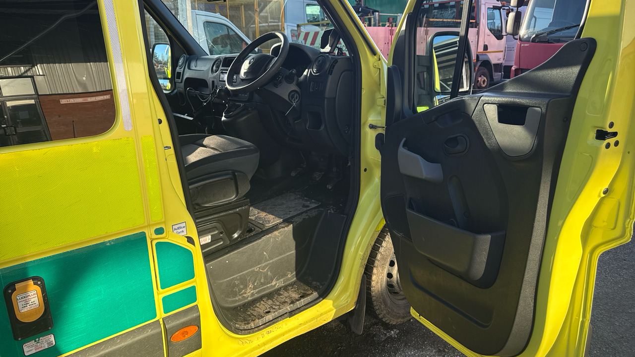 RENAULT MASTER 150.39 - Ambulance: photos 5 RENAULT MASTER 150.39 - Ambulance: photos 5
