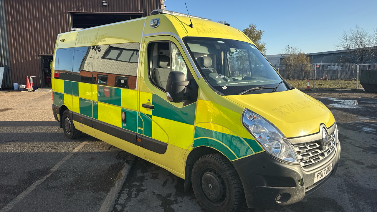 RENAULT MASTER 150.39 - Ambulance: photos 1 RENAULT MASTER 150.39 - Ambulance: photos 1