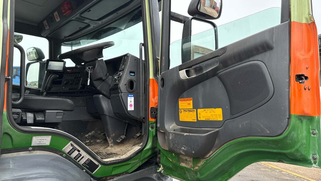 SCANIA P 410 - Camion plateau, Camion grue: photos 5 SCANIA P 410 - Camion plateau, Camion grue: photos 5