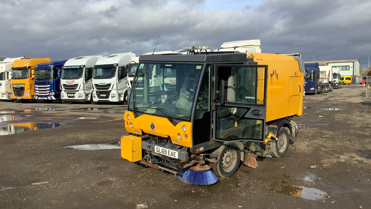 SCARAB MINOR M25H - Balayeuse de voirie: photos 1 SCARAB MINOR M25H - Balayeuse de voirie: photos 1