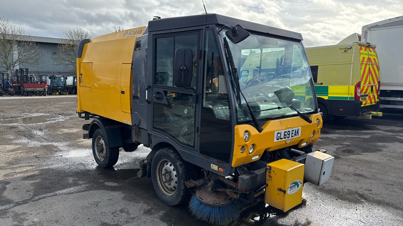 SCARAB MINOR M25H - Balayeuse de voirie: photos 1 SCARAB MINOR M25H - Balayeuse de voirie: photos 1