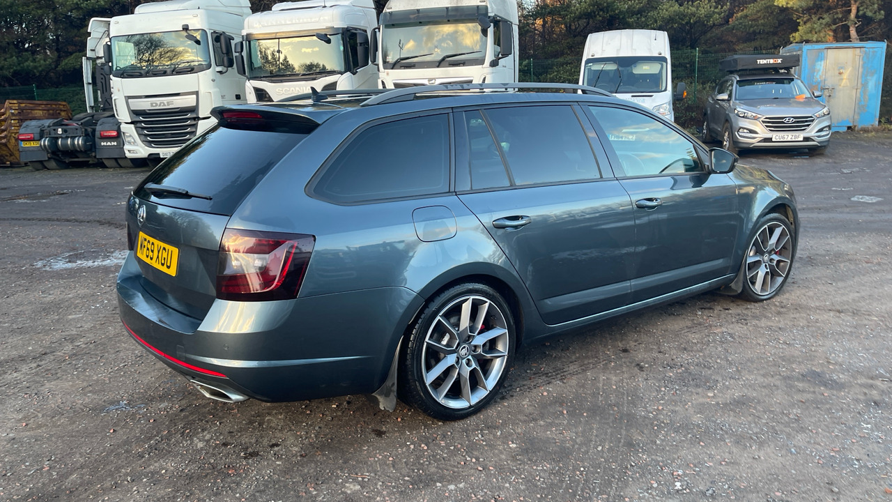 SKODA OCTAVIA 2.0 TSI 245PS VRS - Voiture break: photos 4 SKODA OCTAVIA 2.0 TSI 245PS VRS - Voiture break: photos 4