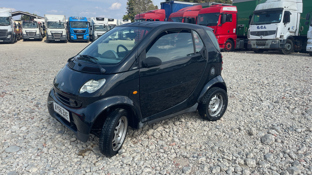 SMART FORTWO COUPE PURE 50 - Voiture: photos 4 SMART FORTWO COUPE PURE 50 - Voiture: photos 4