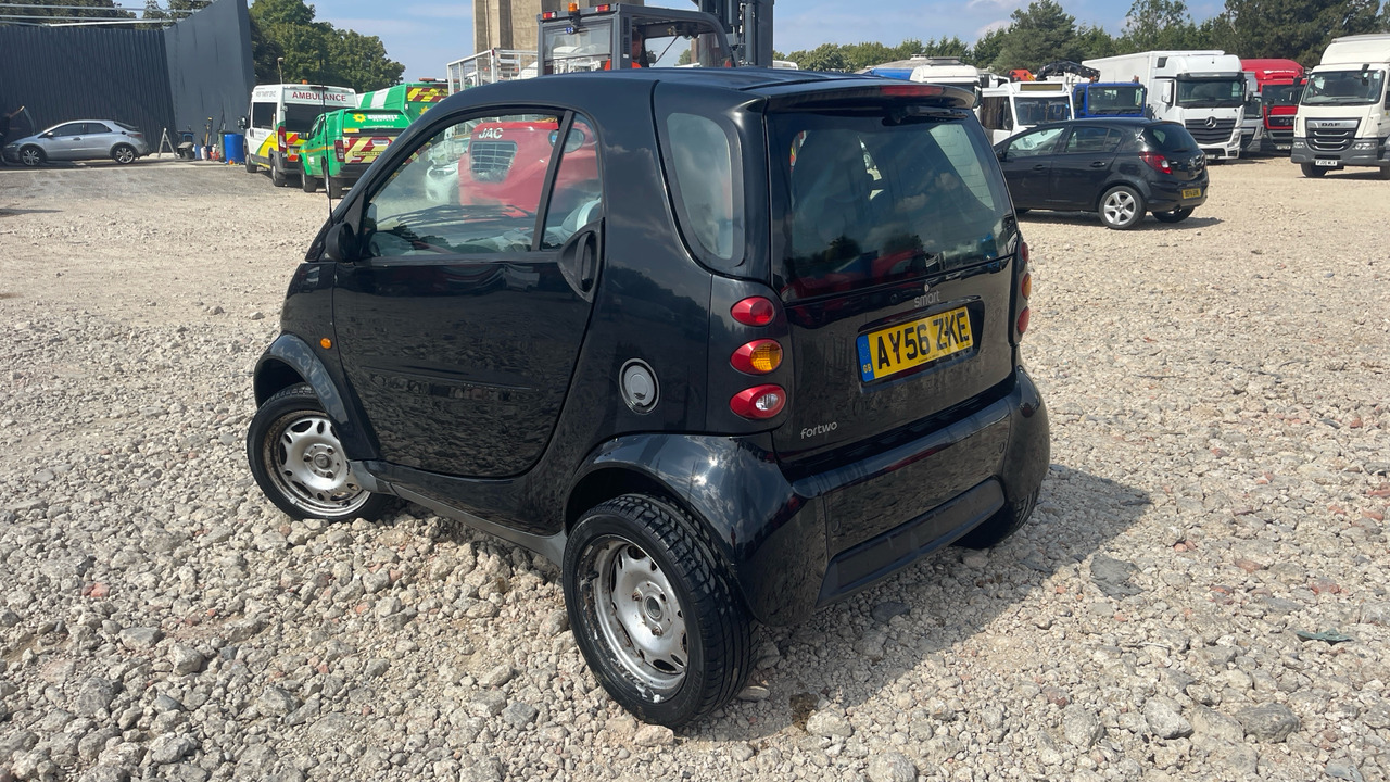 SMART FORTWO COUPE PURE 50 - Voiture: photos 5 SMART FORTWO COUPE PURE 50 - Voiture: photos 5