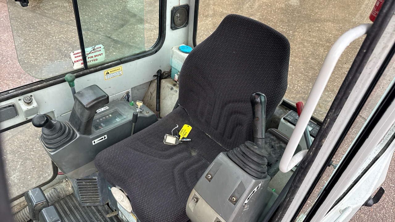 Mini pelle TAKEUCHI TB016: photos 8