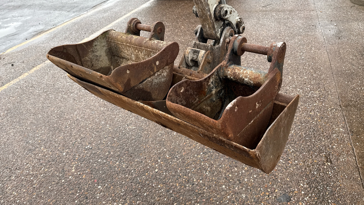 Mini pelle TAKEUCHI TB016: photos 21