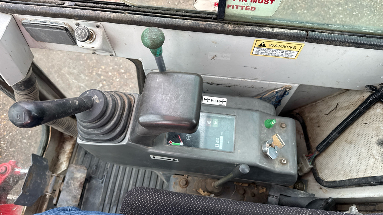 Mini pelle TAKEUCHI TB016: photos 10