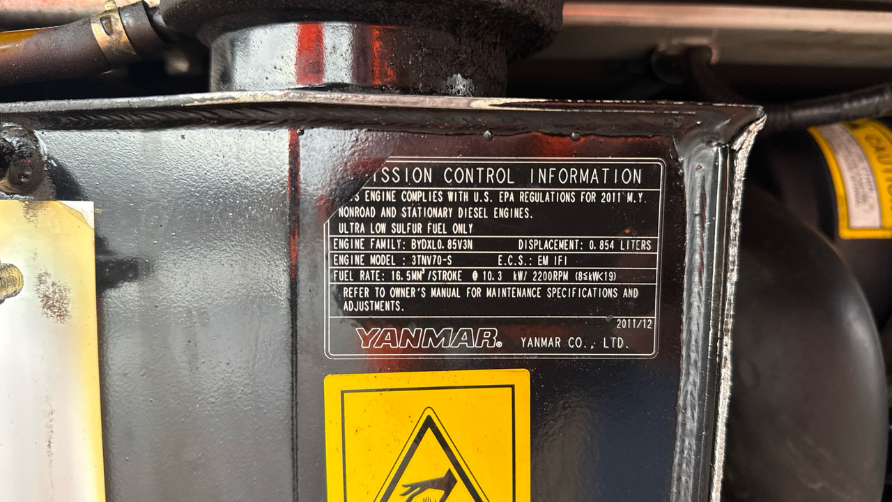 Mini pelle TAKEUCHI TB016: photos 16