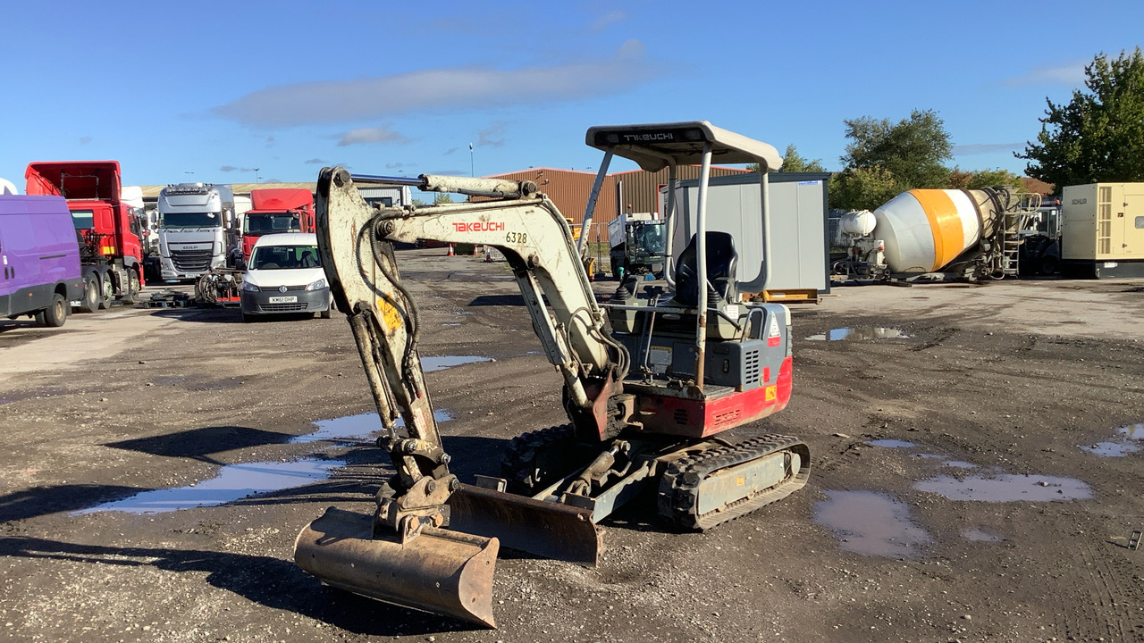 TAKEUCHI TB219 - Mini pelle: photos 1 TAKEUCHI TB219 - Mini pelle: photos 1
