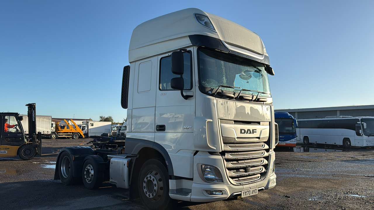DAF XF 530 - Tracteur routier: photos 1 DAF XF 530 - Tracteur routier: photos 1