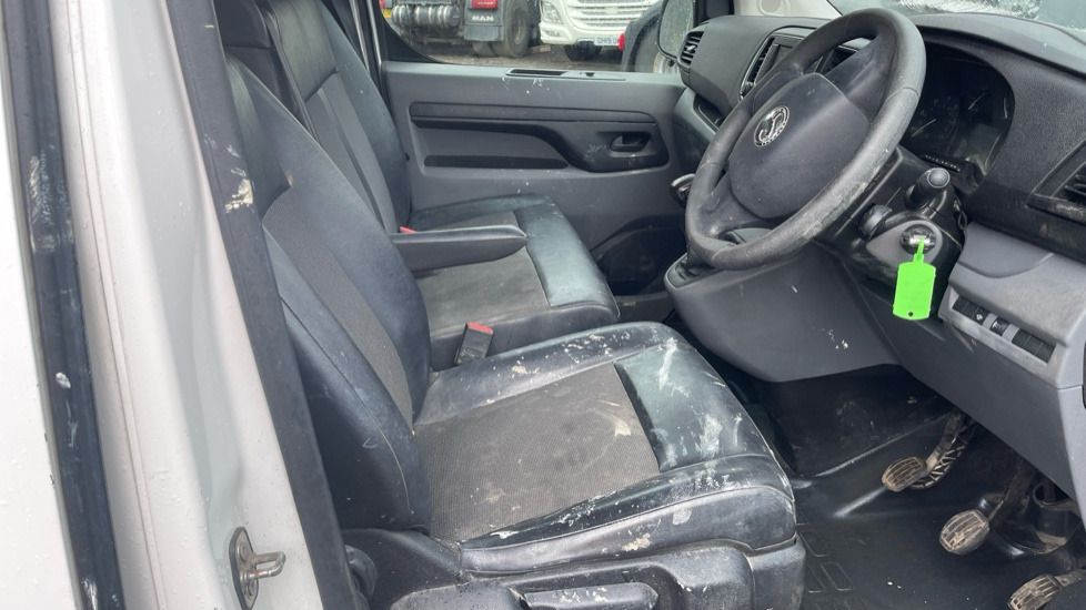 VAUXHALL VIVARO 2900 DYNAMIC 1.5 TD 110PS - Fourgon utilitaire: photos 5 VAUXHALL VIVARO 2900 DYNAMIC 1.5 TD 110PS - Fourgon utilitaire: photos 5