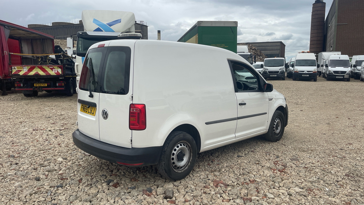 VOLKSWAGEN CADDY 2.0 TDI BLUEMOTION STARTLINE 102PS - Fourgonnette: photos 4 VOLKSWAGEN CADDY 2.0 TDI BLUEMOTION STARTLINE 102PS - Fourgonnette: photos 4