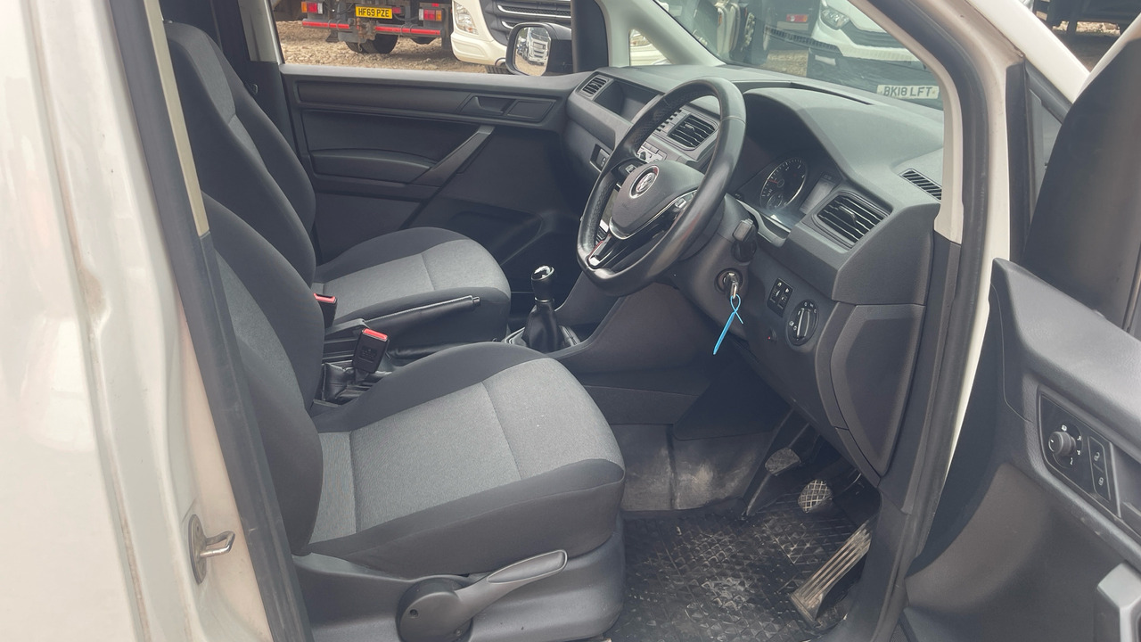 VOLKSWAGEN CADDY 2.0 TDI BLUEMOTION STARTLINE 102PS - Fourgonnette: photos 5 VOLKSWAGEN CADDY 2.0 TDI BLUEMOTION STARTLINE 102PS - Fourgonnette: photos 5