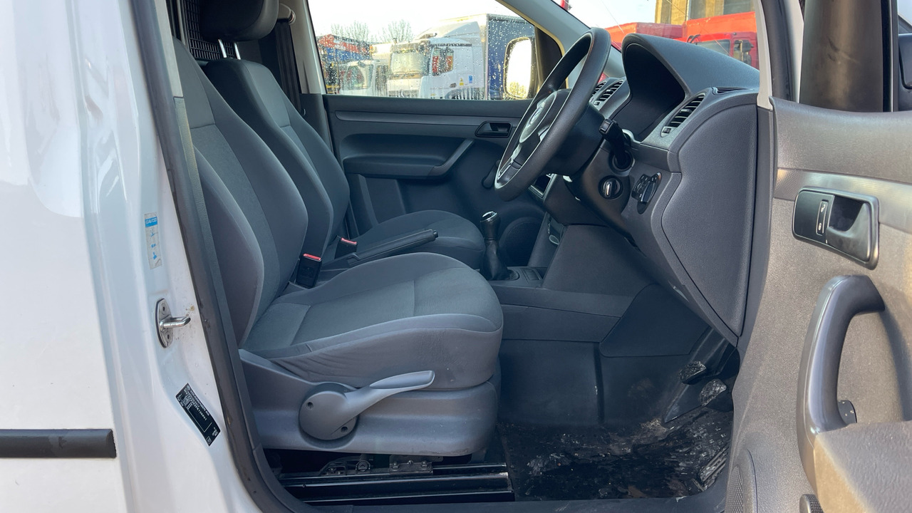 VOLKSWAGEN CADDY C20 STARTLINE 1.6 TDI 75PS - Fourgonnette: photos 5 VOLKSWAGEN CADDY C20 STARTLINE 1.6 TDI 75PS - Fourgonnette: photos 5