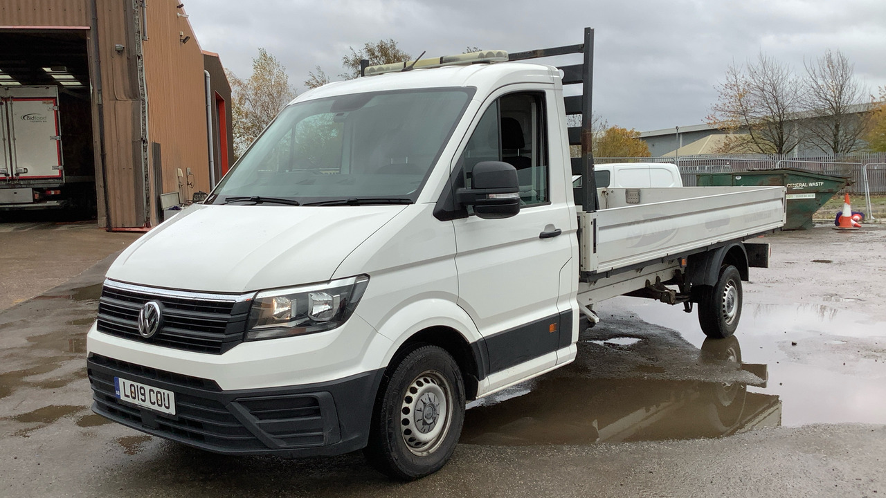 VOLKSWAGEN CRAFTER CR35 2.0 TDI 140PS STARTLINE - Utilitaire plateau: photos 2 VOLKSWAGEN CRAFTER CR35 2.0 TDI 140PS STARTLINE - Utilitaire plateau: photos 2