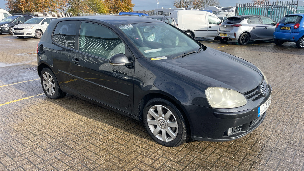 VOLKSWAGEN GOLF 2.0 GT FSI - Voiture à hayon: photos 1 VOLKSWAGEN GOLF 2.0 GT FSI - Voiture à hayon: photos 1