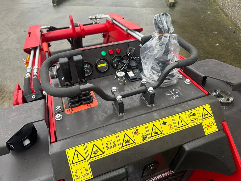 Rhinoceros KS925 - Bulldozer: photos 3 Rhinoceros KS925 - Bulldozer: photos 3