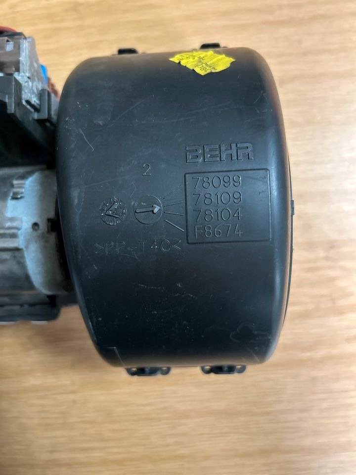 DAF CF Klimaanlage Motor A4584/A4588 - Système de refroidissement pour Camion: photos 3 DAF CF Klimaanlage Motor A4584/A4588 - Système de refroidissement pour Camion: photos 3