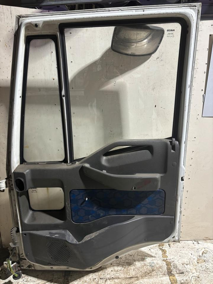 IVECO EURO CARGO Beifahrertür,weiß,Innenverkleidung LN 20 - Portière et pièces pour Camion: photos 3 IVECO EURO CARGO Beifahrertür,weiß,Innenverkleidung LN 20 - Portière et pièces pour Camion: photos 3