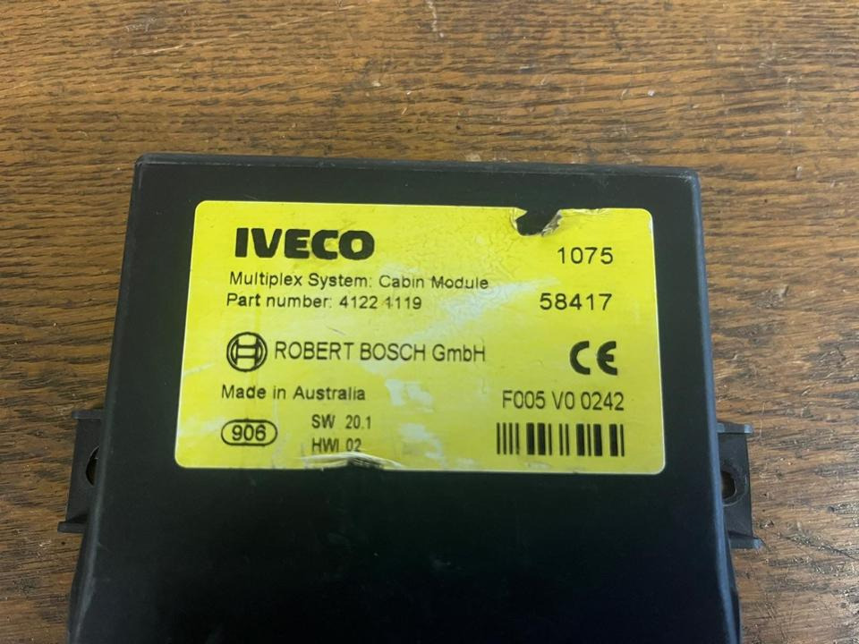 IVECO Multiplex System Cabin Module Steuergerät 41221119 - Bloc de gestion: photos 3 IVECO Multiplex System Cabin Module Steuergerät 41221119 - Bloc de gestion: photos 3