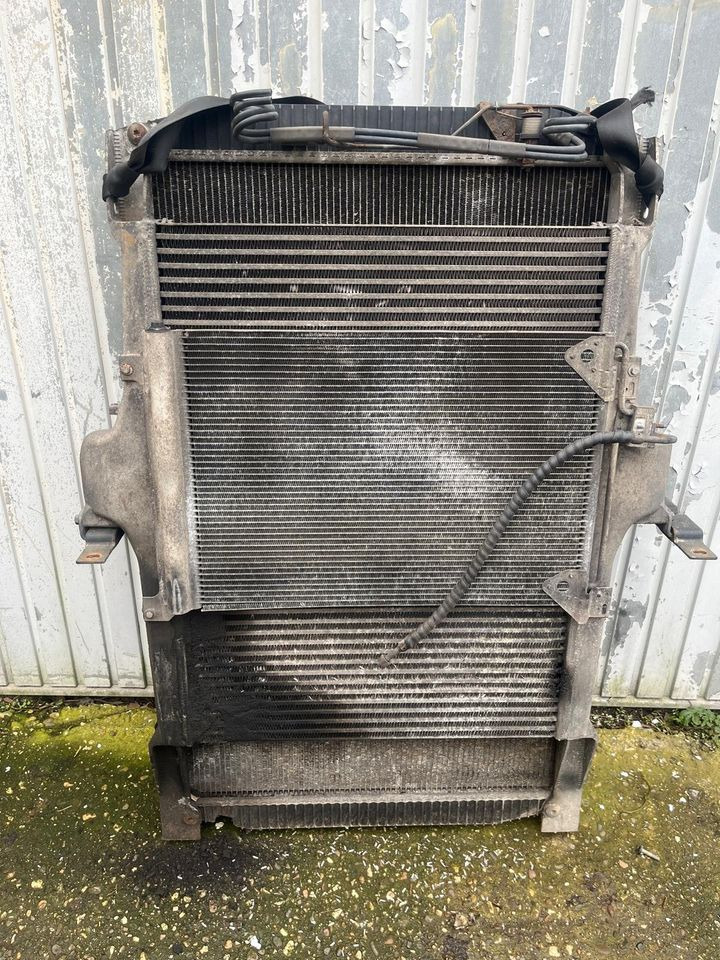 IVECO Stralis Kühlerpaket Wasserkühler Radiator Kühler 41214781 - Radiateur pour Camion: photos 1 IVECO Stralis Kühlerpaket Wasserkühler Radiator Kühler 41214781 - Radiateur pour Camion: photos 1