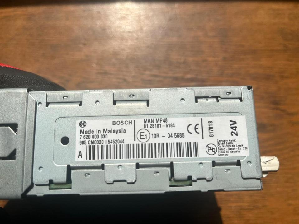 MAN Bosch Multimedia Radio 24V 81.28101-6184 - Système de navigation pour Camion: photos 2 MAN Bosch Multimedia Radio 24V 81.28101-6184 - Système de navigation pour Camion: photos 2