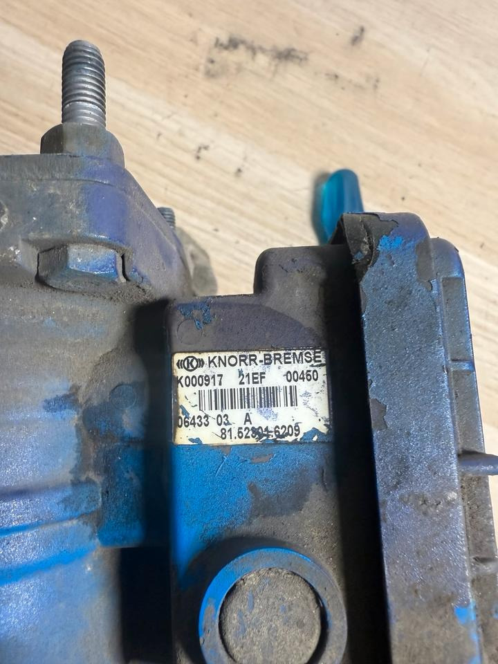 MAN KNORR-BREMSE EBS Ventil K000917 81.52301.6209 - Valve pour Camion: photos 5 MAN KNORR-BREMSE EBS Ventil K000917 81.52301.6209 - Valve pour Camion: photos 5