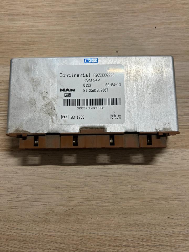MAN KSM Continental Steuergerät 81.25816.7007 - Bloc de gestion pour Camion: photos 2 MAN KSM Continental Steuergerät 81.25816.7007 - Bloc de gestion pour Camion: photos 2