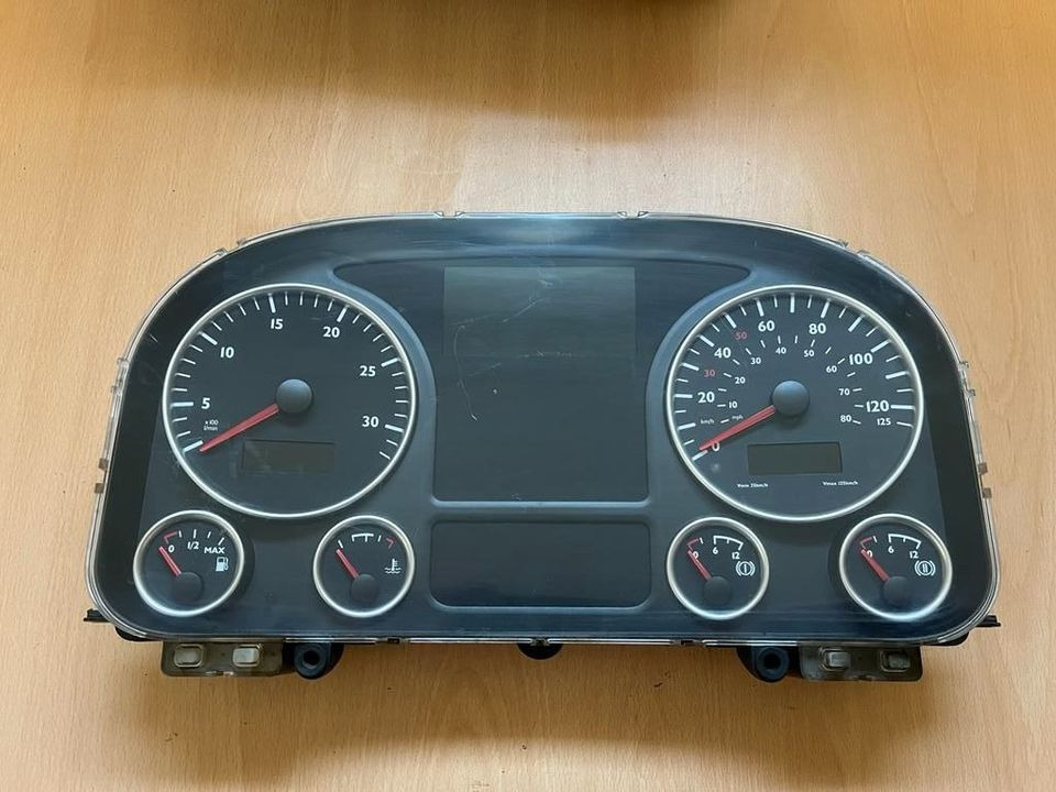 MAN Kombiinstrument Tacho 81272026219 - Chronotachygraphe pour Camion: photos 1 MAN Kombiinstrument Tacho 81272026219 - Chronotachygraphe pour Camion: photos 1