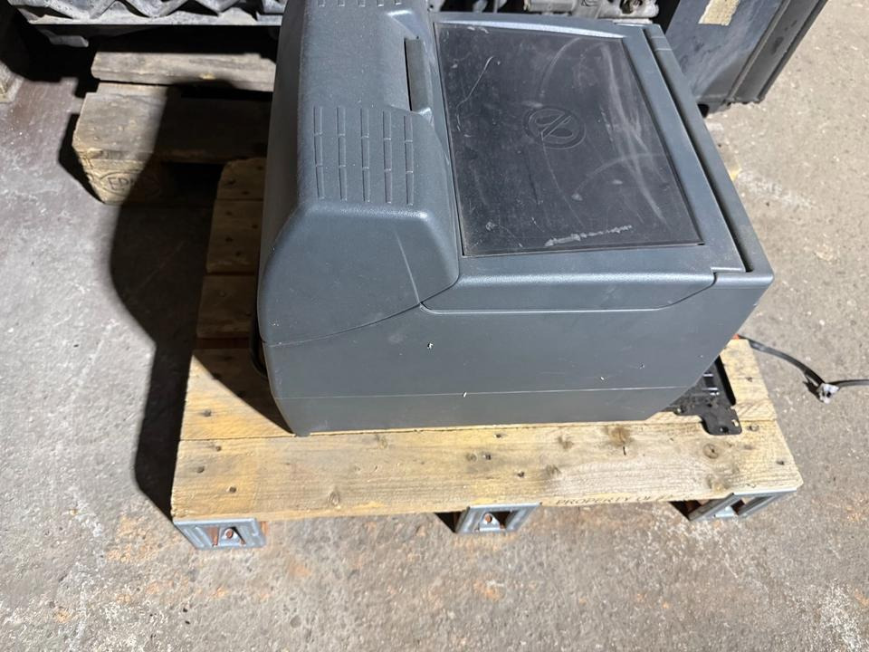 MAN TGA Kühlschrank 81.63910.6016 - Cabine et intérieur pour Camion: photos 4 MAN TGA Kühlschrank 81.63910.6016 - Cabine et intérieur pour Camion: photos 4