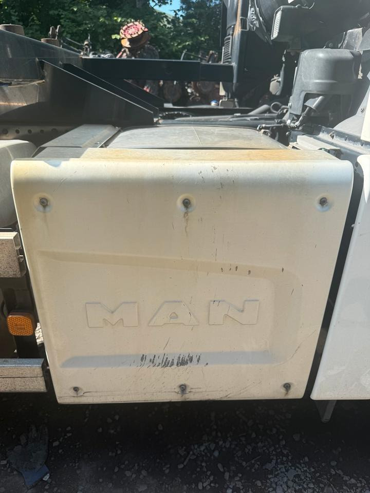 MAN TGX EU6 Katalysator / Auspuff 81.151036131 - Catalyseur pour Camion: photos 1 MAN TGX EU6 Katalysator / Auspuff 81.151036131 - Catalyseur pour Camion: photos 1