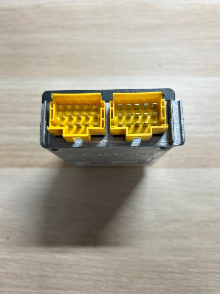 MAN WABCO ECAS 4*2 VL Steuergerät 81.25811-7010 - Bloc de gestion pour Camion: photos 3 MAN WABCO ECAS 4*2 VL Steuergerät 81.25811-7010 - Bloc de gestion pour Camion: photos 3