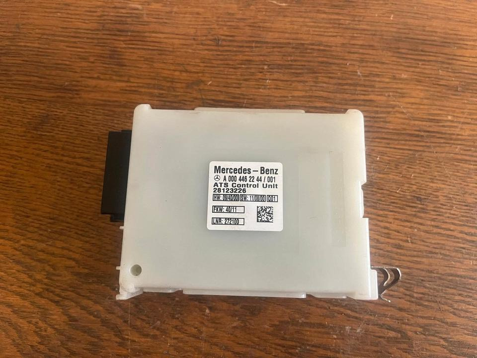 Mercedes Actros MP4 Diebstahlwarnanlage Steuergerät A0004462244 - Bloc de gestion pour Camion: photos 2 Mercedes Actros MP4 Diebstahlwarnanlage Steuergerät A0004462244 - Bloc de gestion pour Camion: photos 2