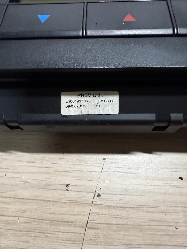 Mercedes Actros MP4 Klimabedienteil Steuergerät A9614461828 - Bloc de gestion: photos 4 Mercedes Actros MP4 Klimabedienteil Steuergerät A9614461828 - Bloc de gestion: photos 4