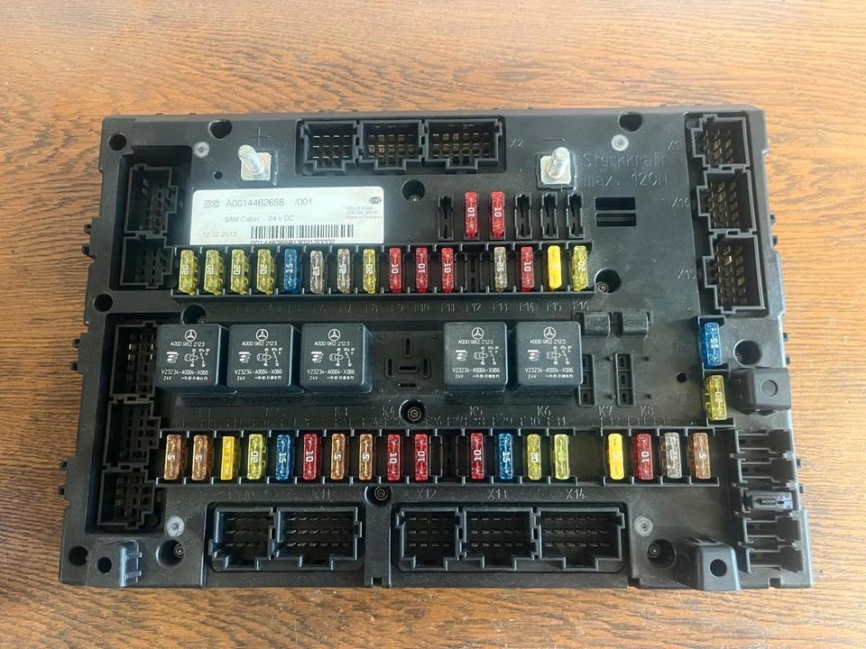 Mercedes Actros MP4 SAM Cabin Sicherungskasten A0014462658 - Fusible pour Camion: photos 2 Mercedes Actros MP4 SAM Cabin Sicherungskasten A0014462658 - Fusible pour Camion: photos 2