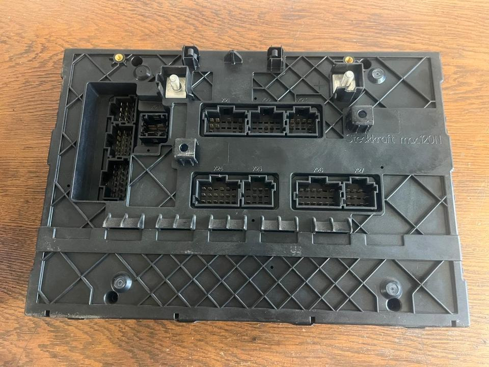 Mercedes Actros MP4 SAM Cabin Sicherungskasten A0014462658 - Fusible pour Camion: photos 4 Mercedes Actros MP4 SAM Cabin Sicherungskasten A0014462658 - Fusible pour Camion: photos 4