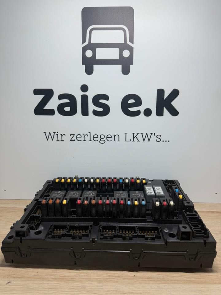 Mercedes Actros MP4 Sicherungskasten A0014462458 - Fusible pour Camion: photos 1 Mercedes Actros MP4 Sicherungskasten A0014462458 - Fusible pour Camion: photos 1