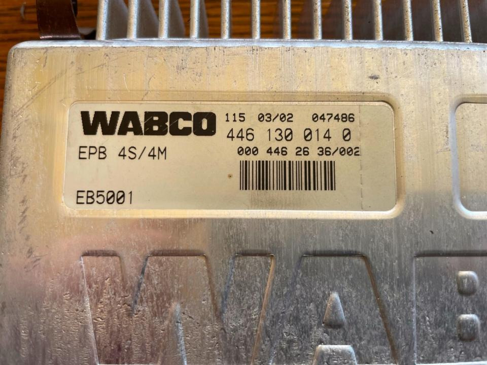 Mercedes Atego EPB Steuergerät 000 446 26 36, WABCO 446130014 - Bloc de gestion pour Camion: photos 2 Mercedes Atego EPB Steuergerät 000 446 26 36, WABCO 446130014 - Bloc de gestion pour Camion: photos 2