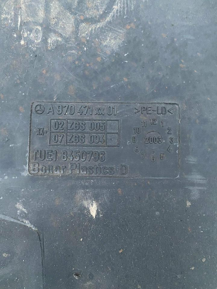 Mercedes Atego Tank Tankbehälter A 970470201, A 970471xx01 - Réservoir de carburant pour Camion: photos 2 Mercedes Atego Tank Tankbehälter A 970470201, A 970471xx01 - Réservoir de carburant pour Camion: photos 2