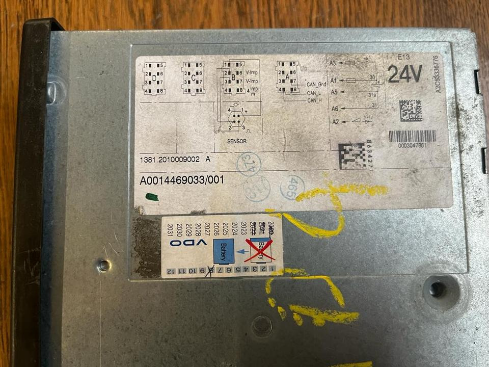 Mercedes-Benz Actros MP4 VDO Tachograph A0014469033 - Chronotachygraphe pour Camion: photos 2 Mercedes-Benz Actros MP4 VDO Tachograph A0014469033 - Chronotachygraphe pour Camion: photos 2