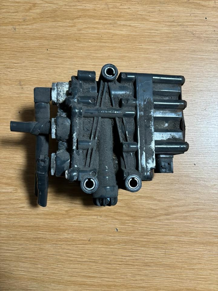 Mercedes Benz WABCO Magnetventil A0013271425 - Valve de frein pour Camion: photos 2 Mercedes Benz WABCO Magnetventil A0013271425 - Valve de frein pour Camion: photos 2
