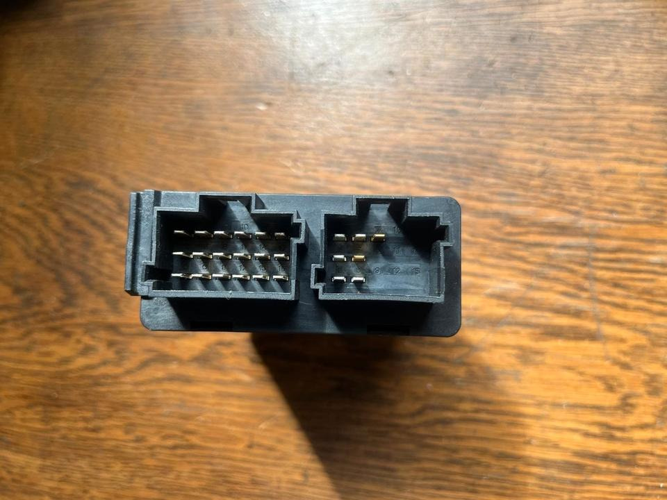 Mercedes Continental ZVFB Steuergerät A0004461616 - Bloc de gestion pour Camion: photos 3 Mercedes Continental ZVFB Steuergerät A0004461616 - Bloc de gestion pour Camion: photos 3