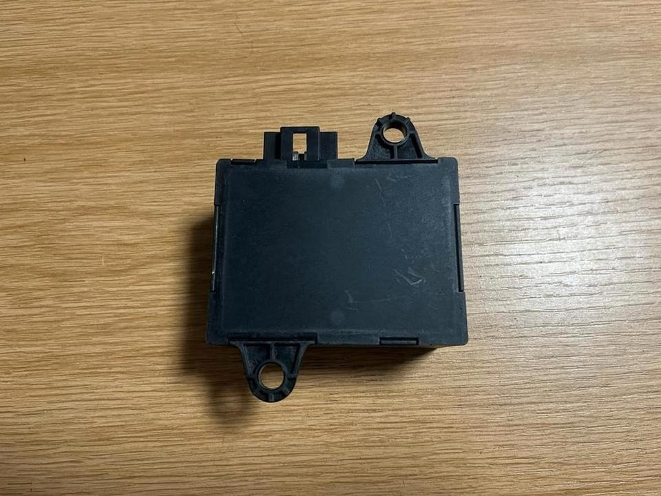 Mercedes VITO W638 Steuergerät Wegfahrsperre 0265451732 - Bloc de gestion pour Camion: photos 4 Mercedes VITO W638 Steuergerät Wegfahrsperre 0265451732 - Bloc de gestion pour Camion: photos 4