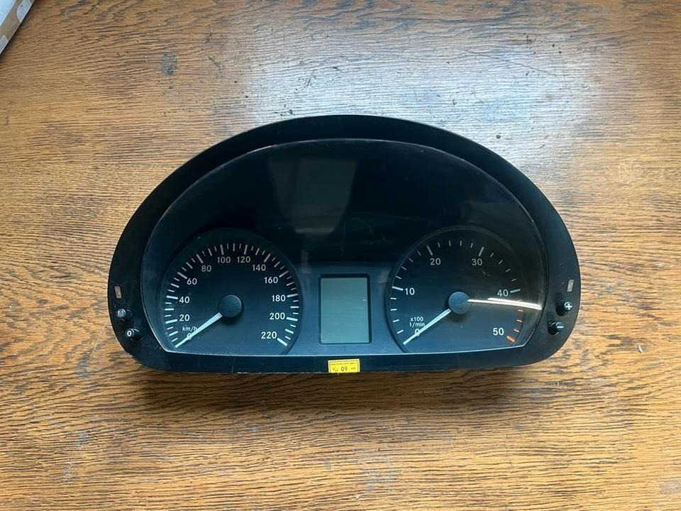 Mercedes Vito Viano W639 Kombiinstrument Tacho A6394464921 - Panel de instrumentos pour Camion: photos 1 Mercedes Vito Viano W639 Kombiinstrument Tacho A6394464921 - Panel de instrumentos pour Camion: photos 1