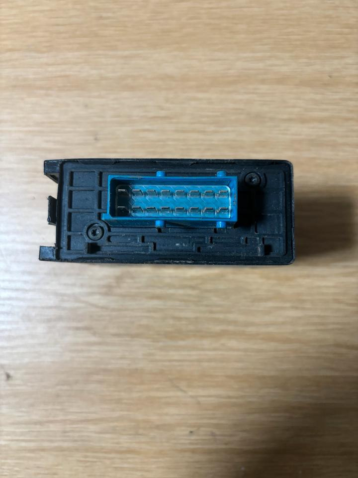 SCANIA Electronic Exhaust Brake Steuergerät 1428602 - Bloc de gestion pour Camion: photos 2 SCANIA Electronic Exhaust Brake Steuergerät 1428602 - Bloc de gestion pour Camion: photos 2