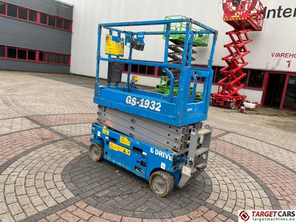 Genie GS-1932 I-Drive Electric Scissor Work Lift 779cm - Nacelle ciseaux: photos 4 Genie GS-1932 I-Drive Electric Scissor Work Lift 779cm - Nacelle ciseaux: photos 4