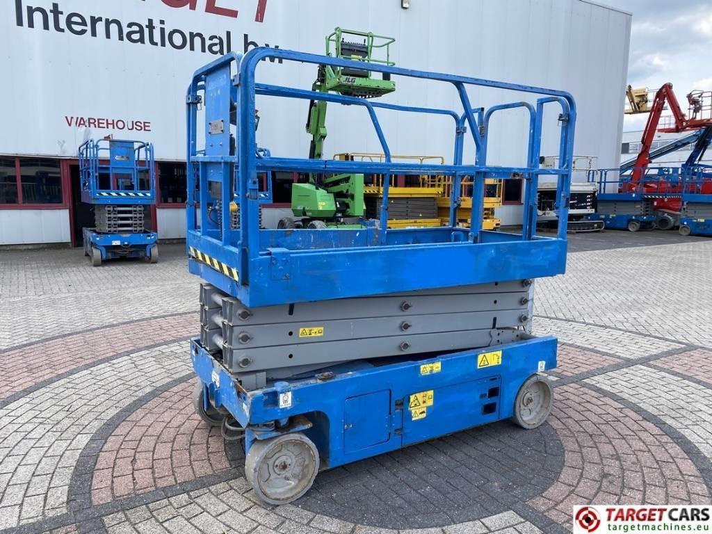 Genie GS-2646 Electric GS2646 Scissor Work Lift 992cm - Nacelle ciseaux: photos 1 Genie GS-2646 Electric GS2646 Scissor Work Lift 992cm - Nacelle ciseaux: photos 1